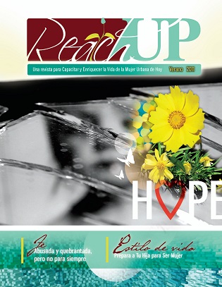 Reach UP magazine cover verano 2011